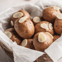 Vegane Erdnuss-Schoko-Kugeln ohne Backen: Das Energy Ball Rezept