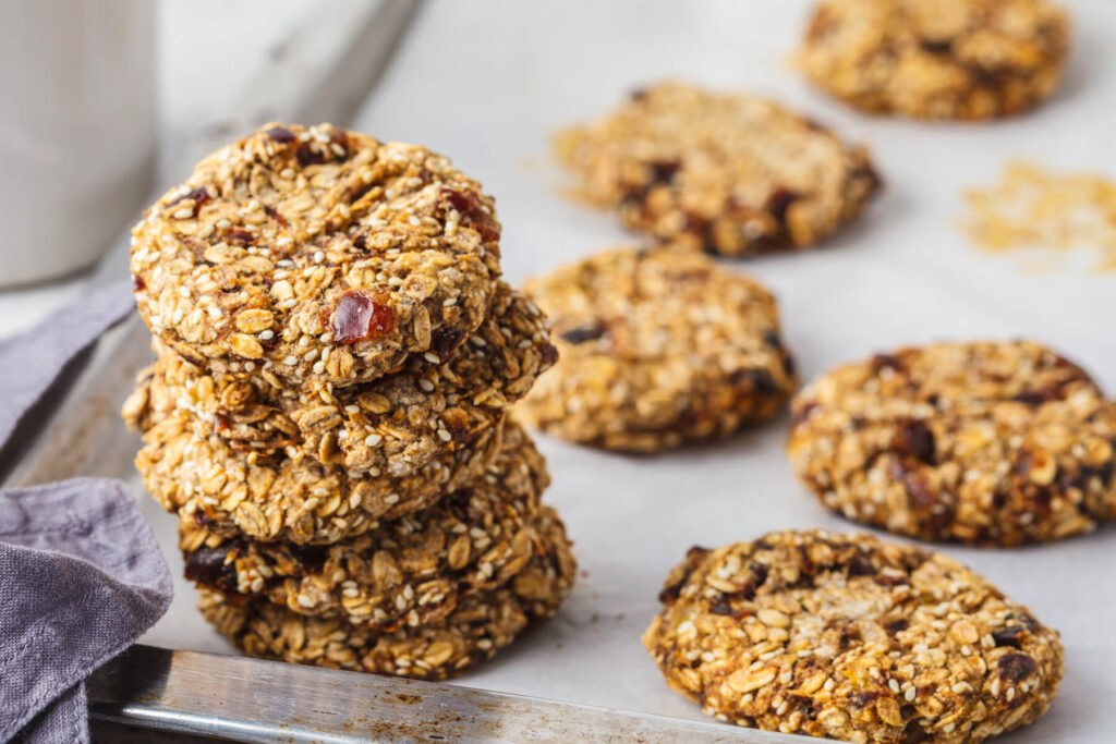 Veganer Haferkekse mit Maca und Datteln - Energy-Kekse ohne Mehl und Zucker