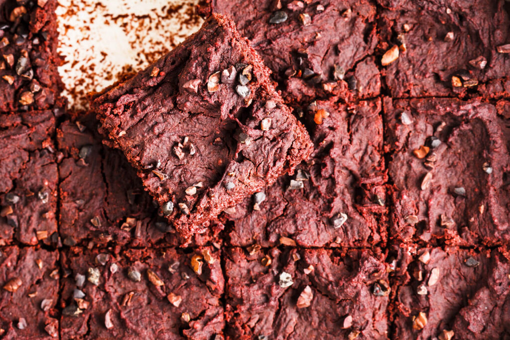 Veganer Rote-Bete-Brownie (vegan & ohne raffinierten Zucker)