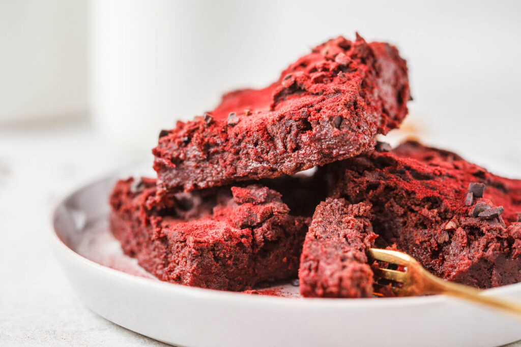 Veganer Rote-Bete-Brownie (vegan & ohne raffinierten Zucker)