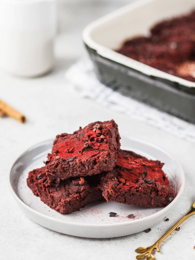 Veganer Rote-Bete-Brownie (vegan & ohne raffinierten Zucker)