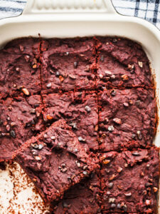 Veganer Rote-Bete-Brownie (vegan & ohne raffinierten Zucker)