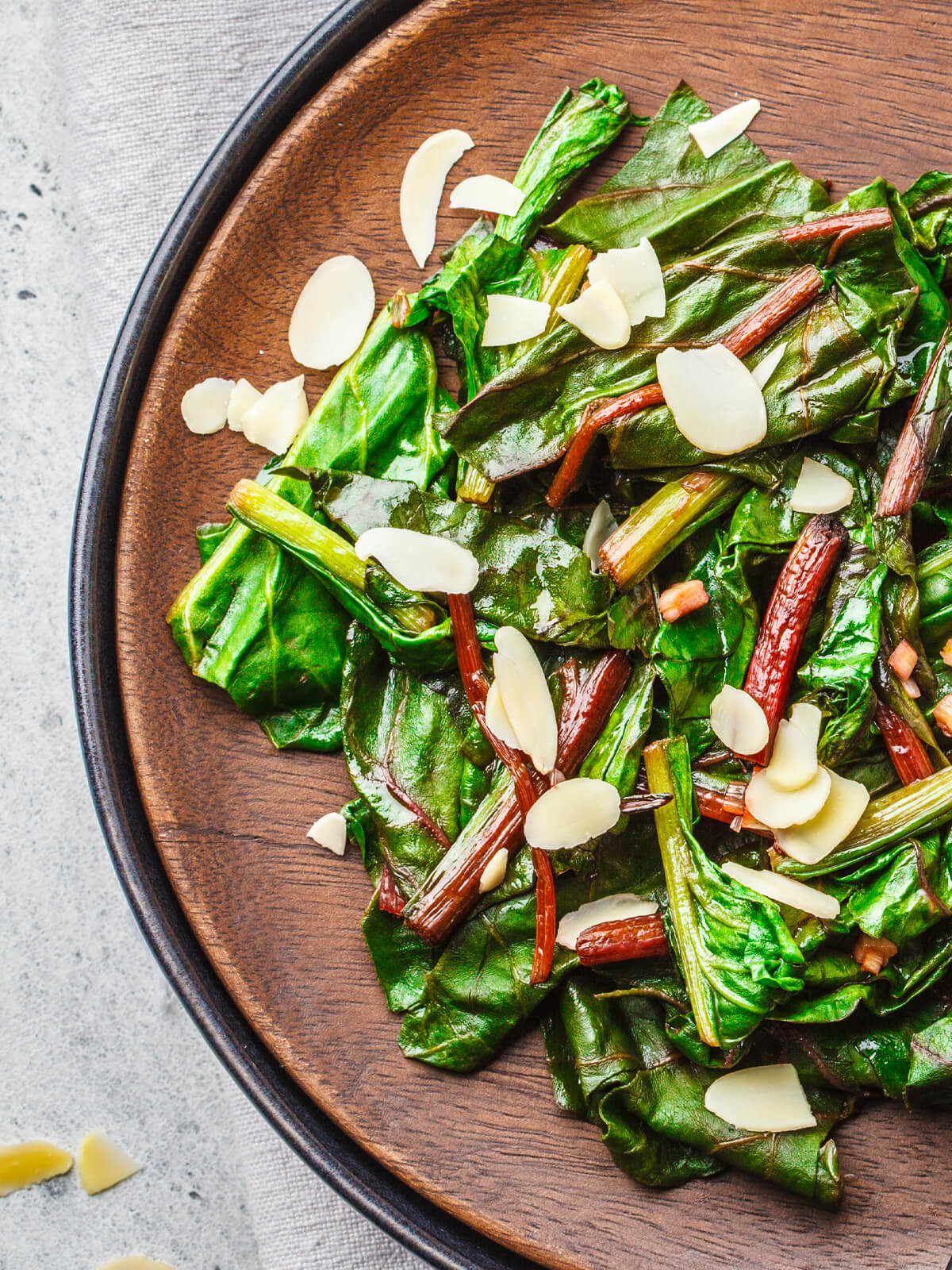 Warmer Salat aus Rote-Bete-Blättern
