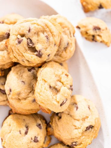 Weiche Plätzchen mit Schokostückchen (American Chocolate Chip Cookies)