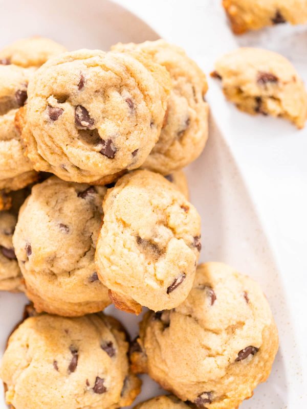 Weiche Plätzchen mit Schokostückchen (American Chocolate Chip Cookies)