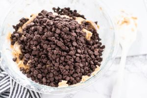 Weiche Plätzchen mit Schokostückchen (American Chocolate Chip Cookies)