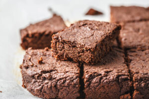 Weiße-Bohnen-Brownies – der gesündeste Schokogenuss aller Zeiten (vegan & ohne Zucker)