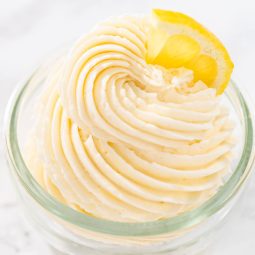 Zitronen-Buttercreme