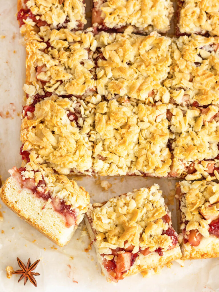 Apfel-Streuselschnitten mit Konfitüre (Blechdessert)