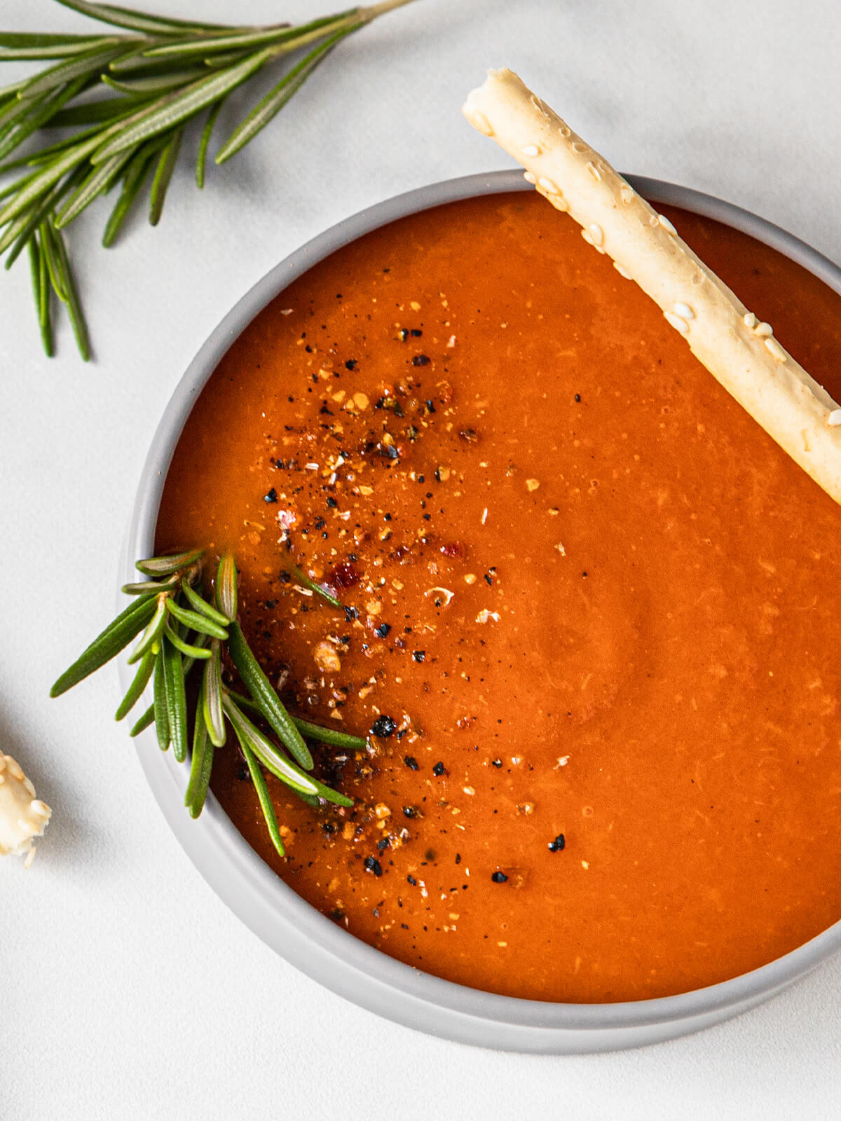 Cremige Tomatensuppe mit Mandelmilch