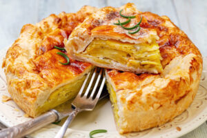 Gefüllte Kartoffel-Tourte (Tourte fermée) – Der saftige französische Kartoffelkuchen