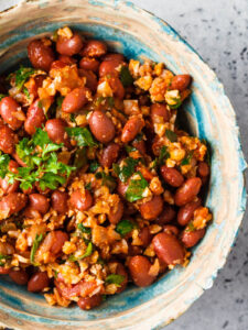 Georgisches Lobia (Bohnenpfanne mit Walnüssen und Kräutern)