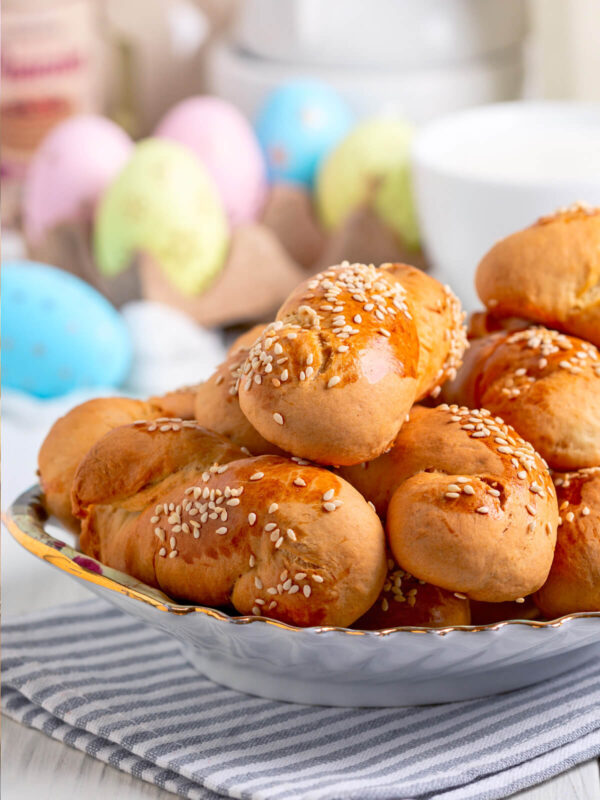 Griechische Osterkekse mit Sesam (Koulourakia)