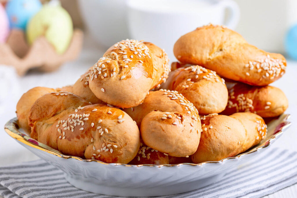 Griechische Osterkekse mit Sesam (Koulourakia)