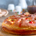 Italienische Focaccia mit Kartoffelteig und Kirschtomaten – extra fluffig & aromatisch