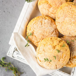 Käse-Scones mit Maismehl - Schnelle Brotalternative (Cheese Scones)