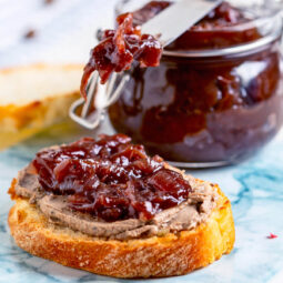 Karamellisiertes Zwiebel-Confit (französische Art)