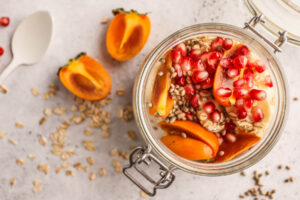 Overnight Oats mit Persimone und Banane