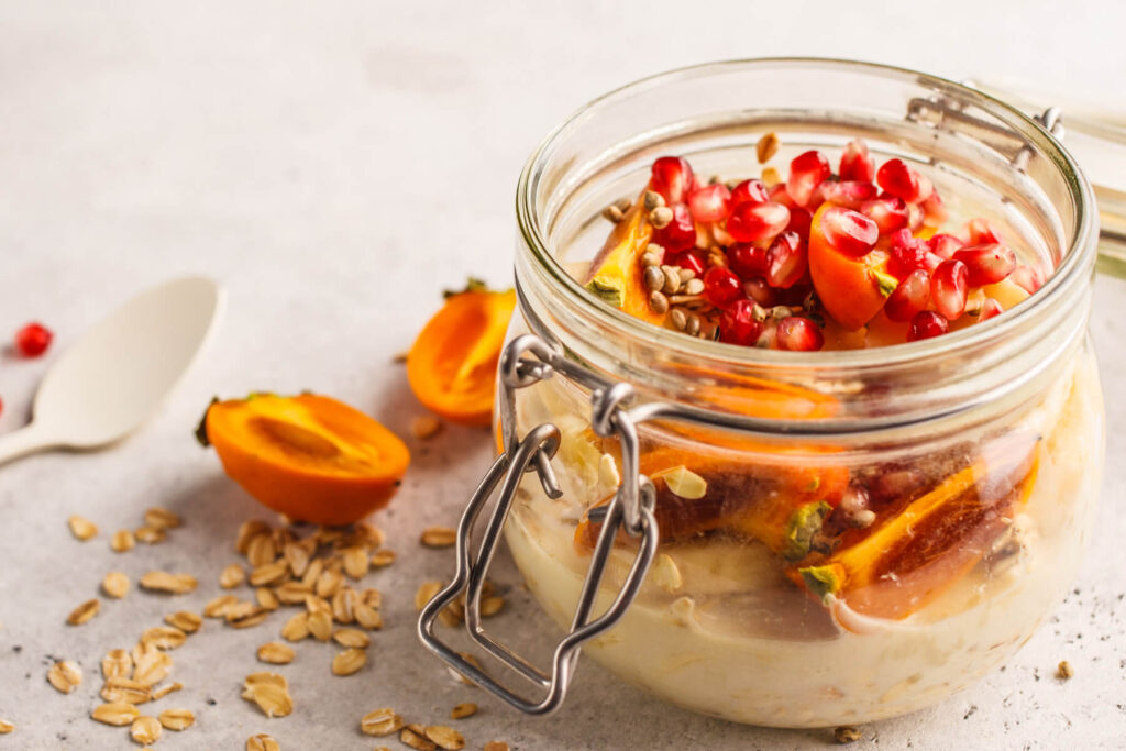 Overnight Oats mit Persimone und Banane