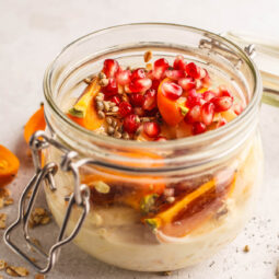 Overnight Oats mit Persimone und Banane