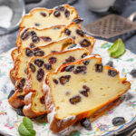 Quarkauflauf mit Rosinen und frischer Orangenzeste