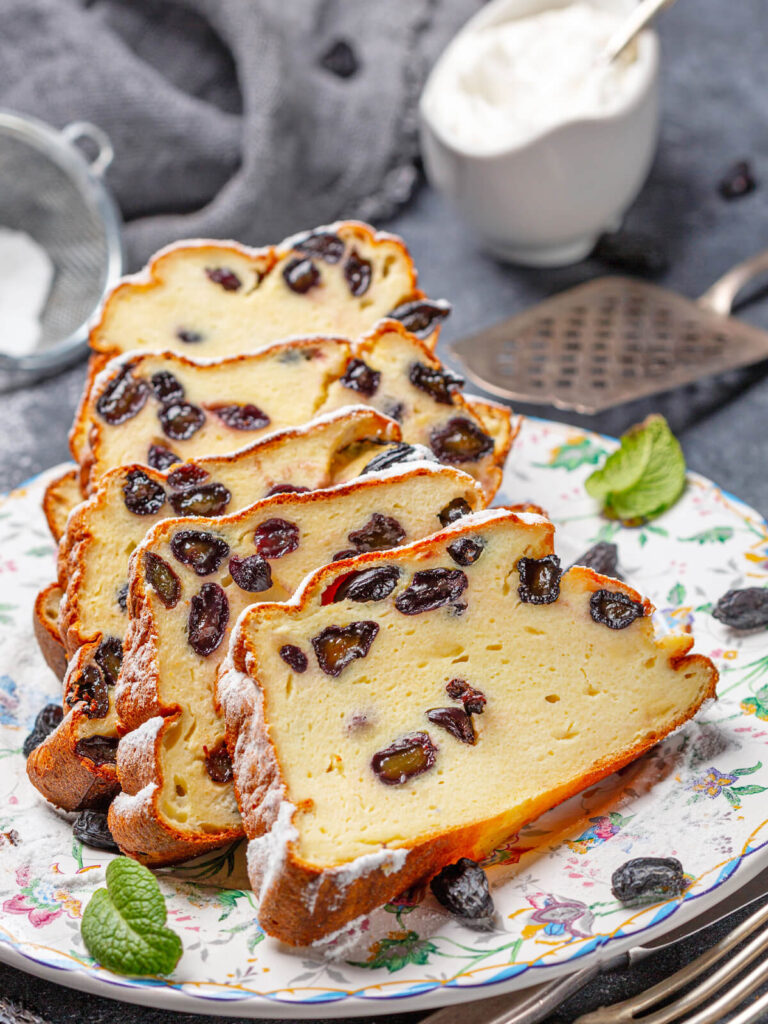 Quarkauflauf mit Rosinen und frischer Orangenzeste