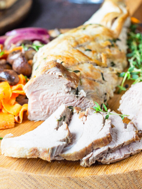 Saftiger Roastbeef mit aromatischem Gemüse aus Waldpilzen und Möhren