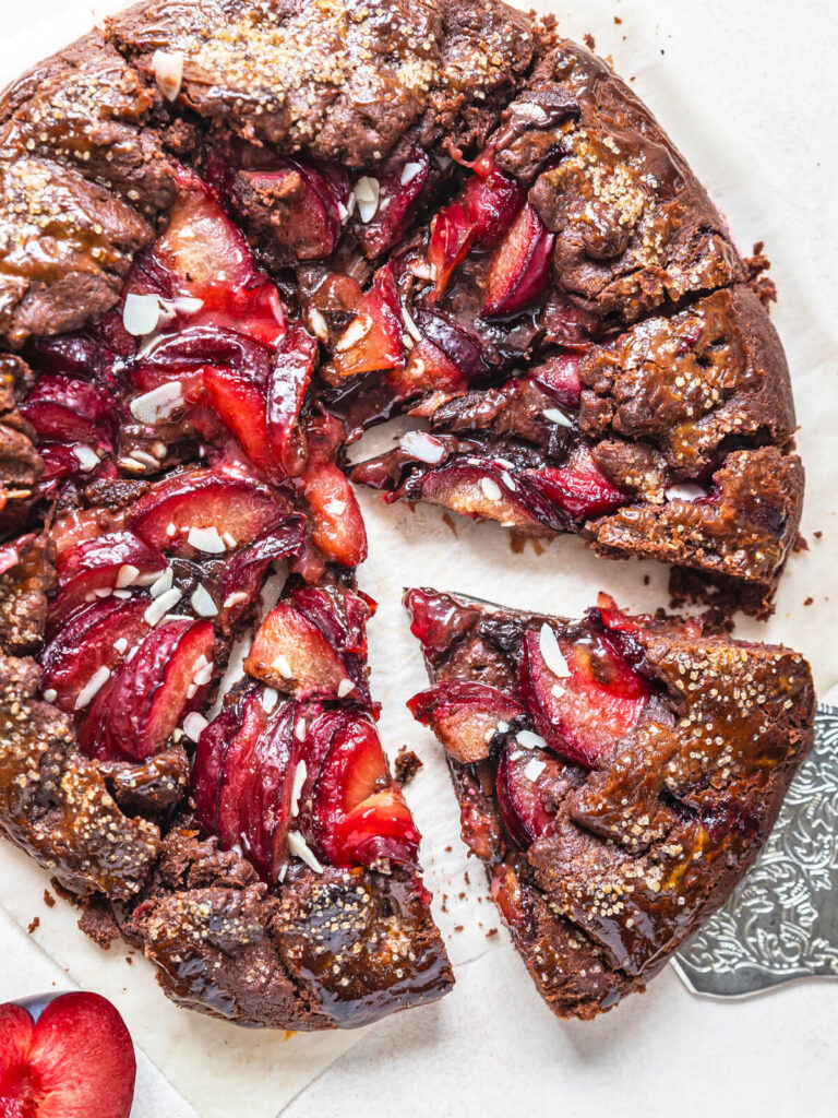 Schokoladengalette mit Pflaumen – Das rustikale Mürbeteiggebäck