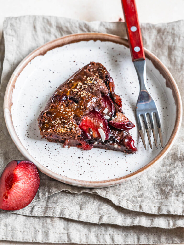 Schokoladengalette mit Pflaumen – Das rustikale Mürbeteiggebäck