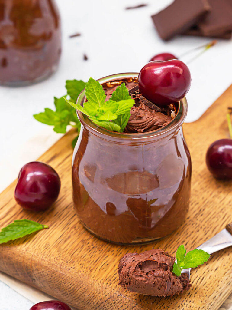 Schokoladenmousse ohne Eier – cremiges Dessert im Glas