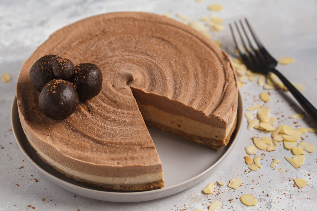 Veganer Karamell-Schoko Raw Cheesecake (Rohkostkuchen ohne Backen)