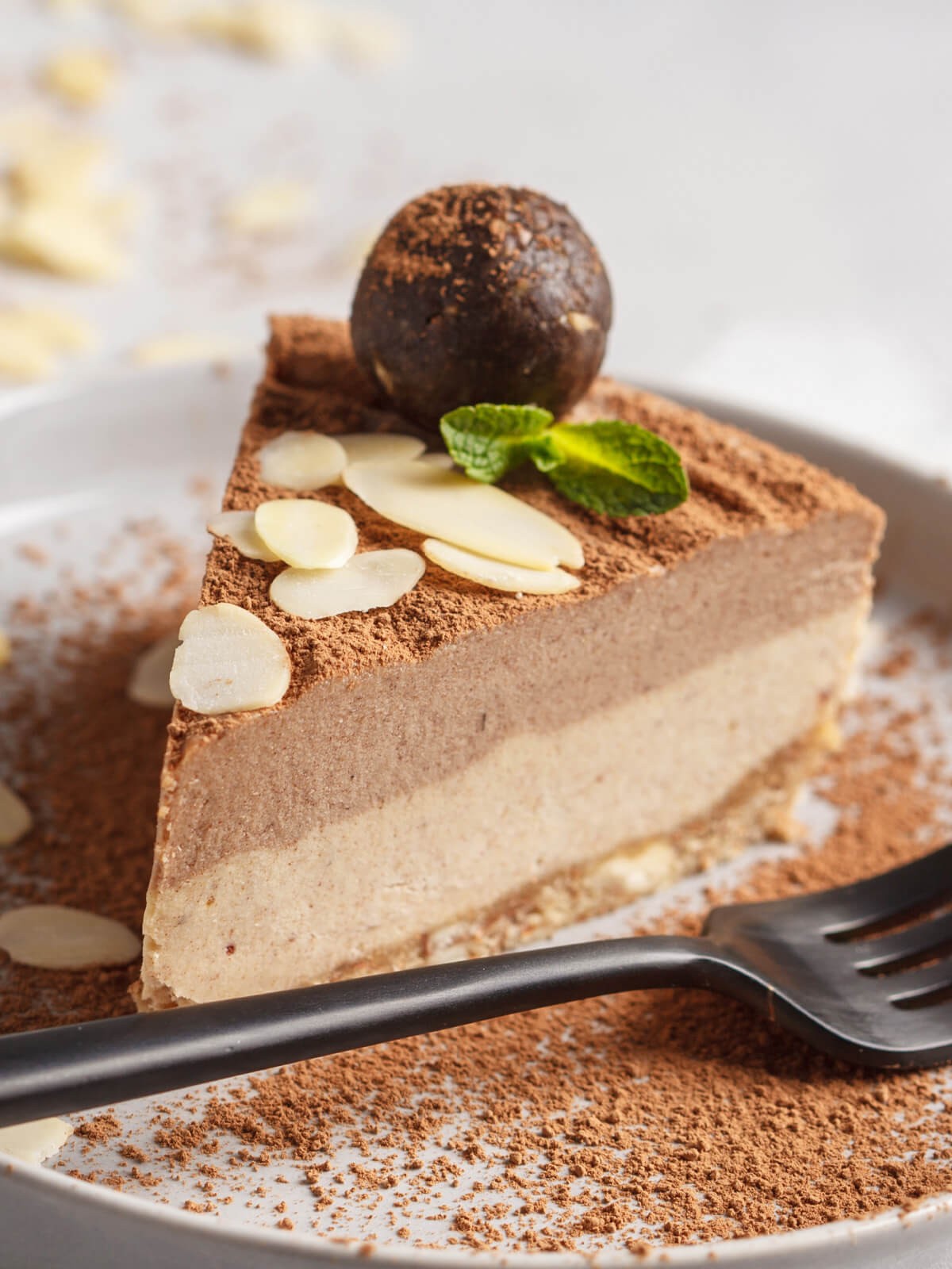 Veganer Karamell-Schoko Raw Cheesecake (Rohkostkuchen ohne Backen)