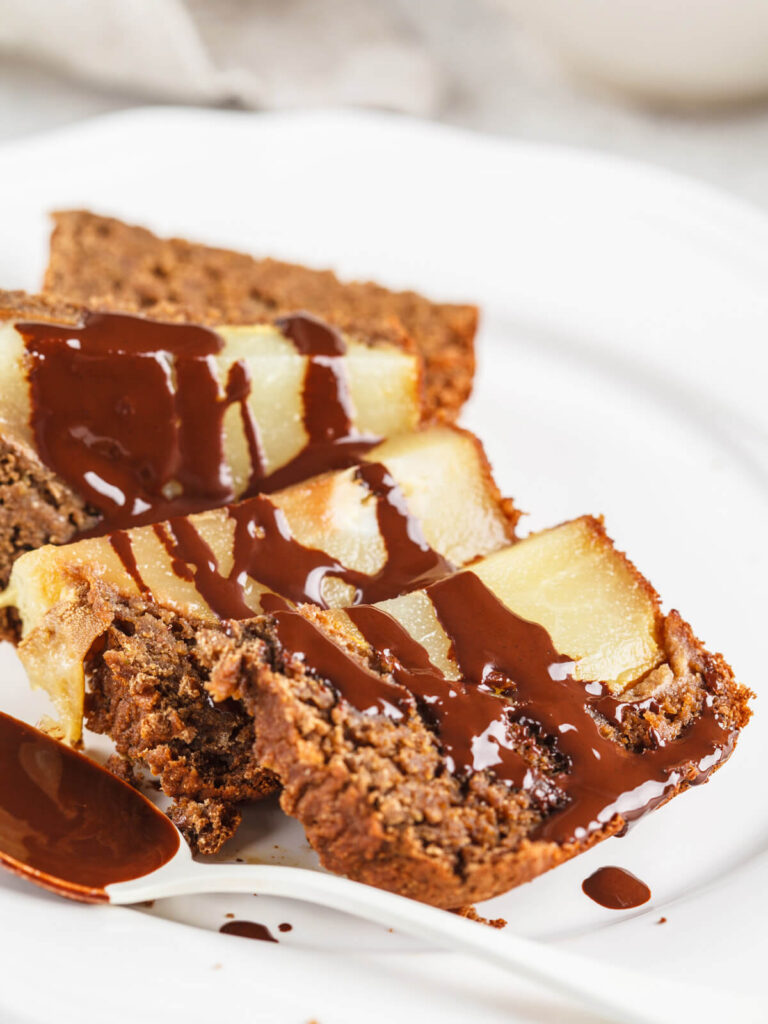 Veganer Schoko-Birnen-Kuchen mit Zucchini