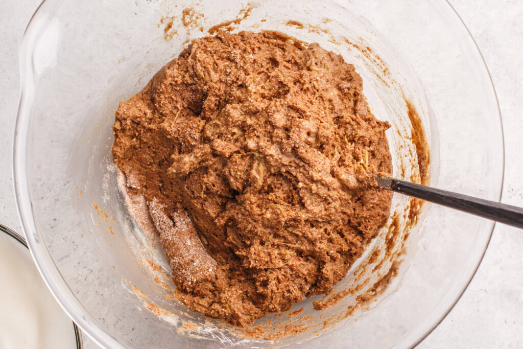 Veganer Schoko-Birnen-Kuchen mit Zucchini