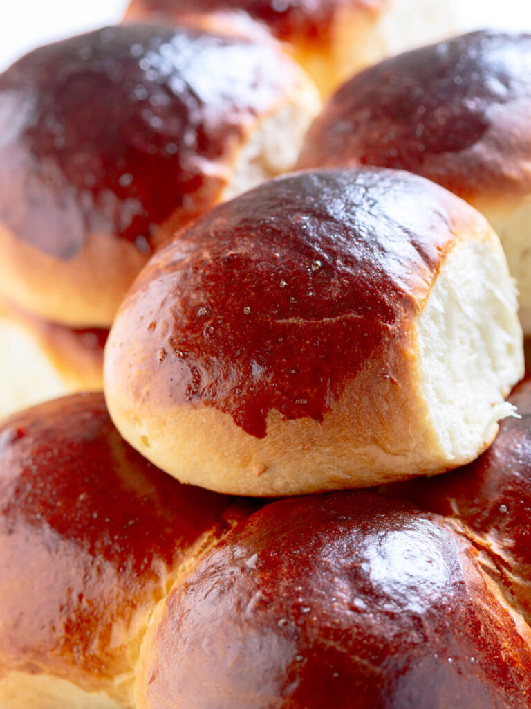 Aromatische Butter-Vanille-Brötchen aus Hefeteig