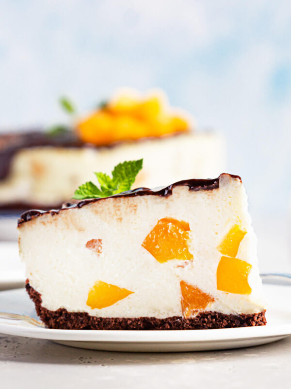 No-Bake Aprikosen-Cheesecake mit Schokoladen-Ganache (Käsekuchen ohne Backen)