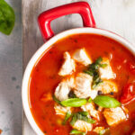 Tomatensuppe mit Bulgur und Hähnchenfleisch
