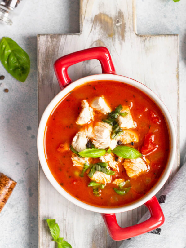 Tomatensuppe mit Bulgur und Hähnchenfleisch
