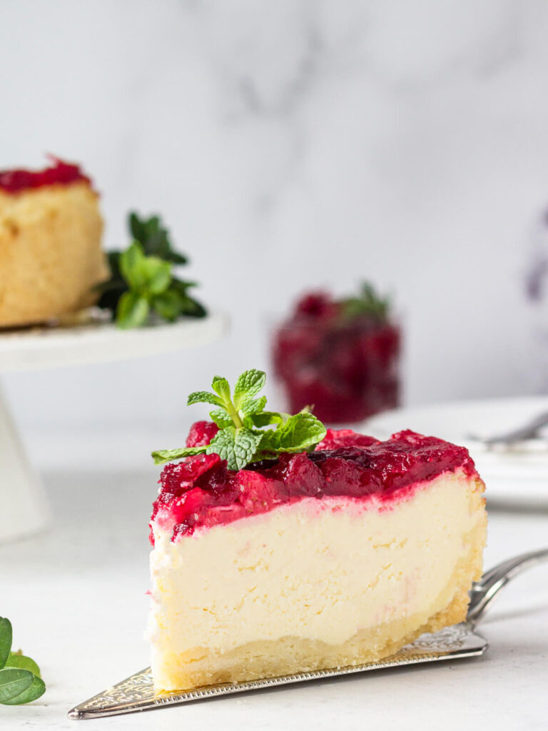 Cranberry-Cheesecake - Cremiger Käsekuchen mit fruchtigem Topping