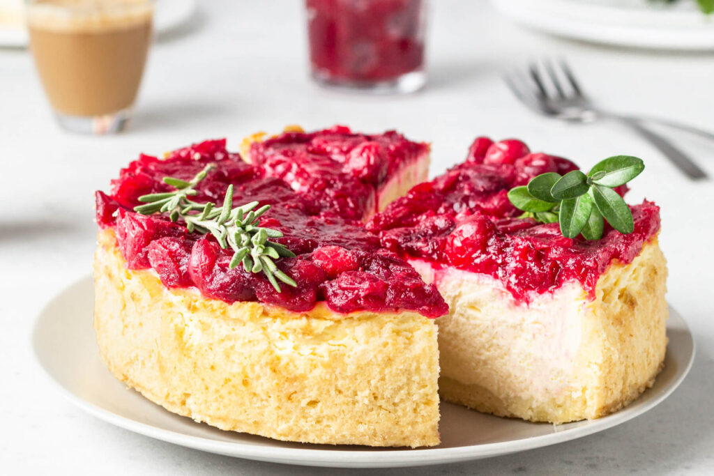 Cranberry-Cheesecake - Cremiger Käsekuchen mit fruchtigem Topping