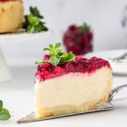 Cranberry-Cheesecake - Cremiger Käsekuchen mit fruchtigem Topping