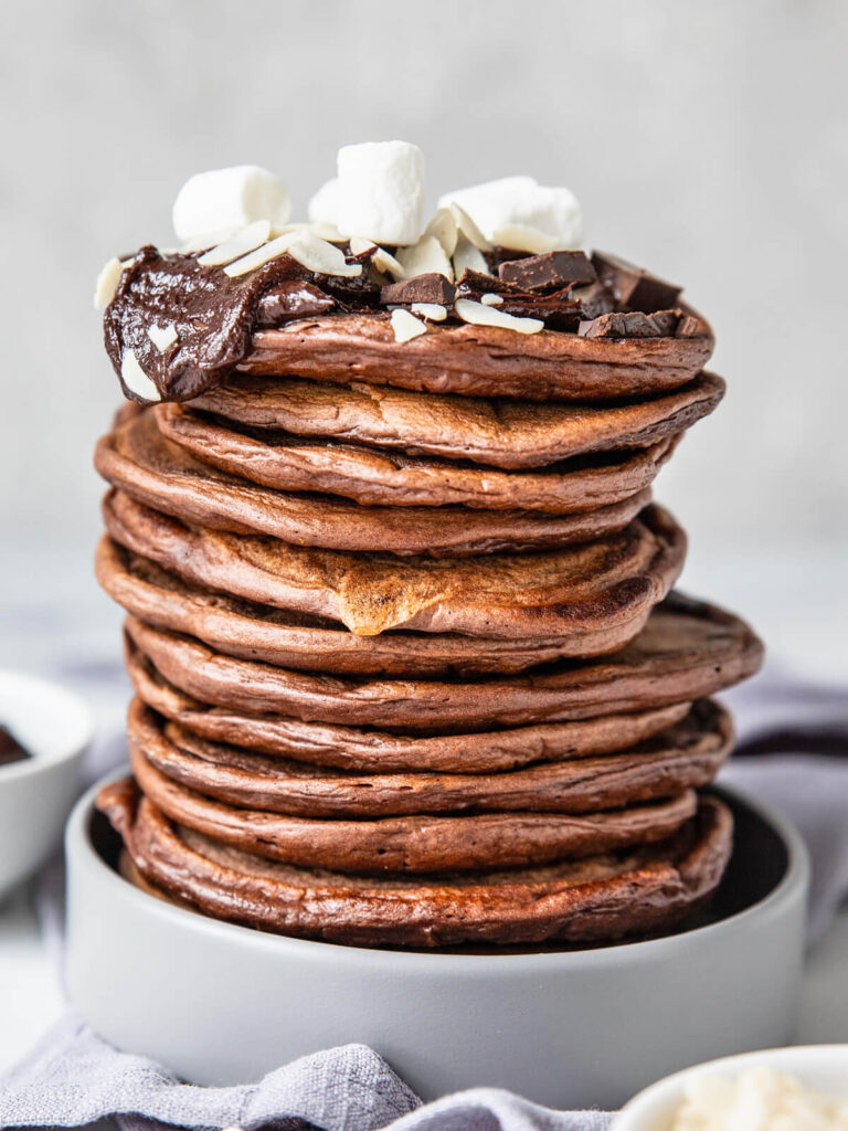 Fluffige Schoko-Quark-Pancakes aus Magerquark (Oladji)