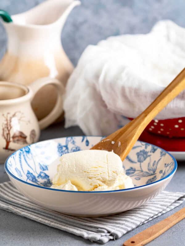 Hausgemachter Frischkäse aus Joghurt und Schmand