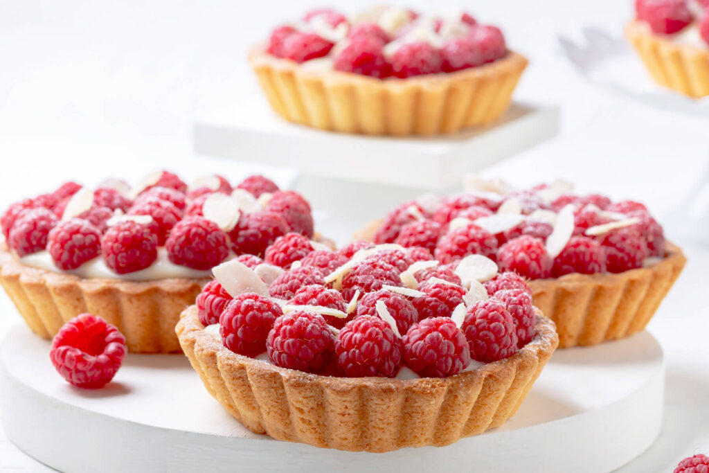 Himbeer-Tartelettes mit klassischer Vanillecreme