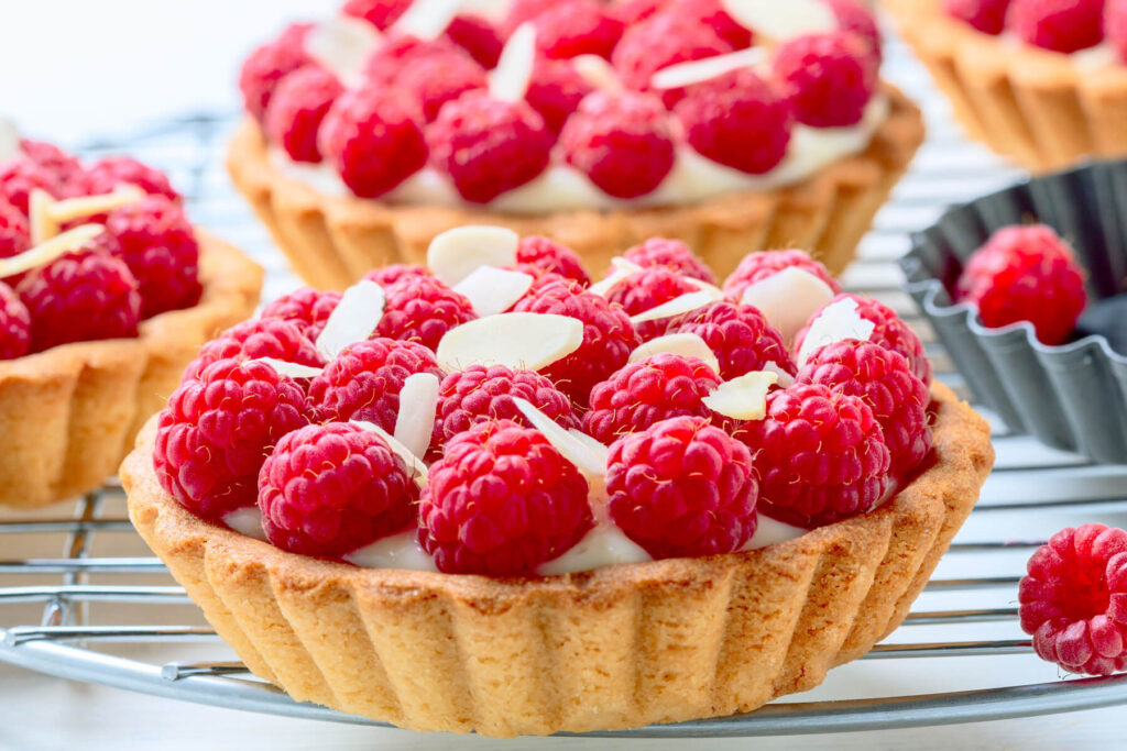 Himbeer-Tartelettes mit klassischer Vanillecreme