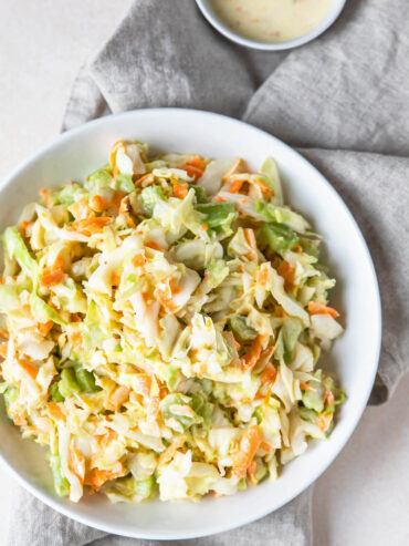 Krautsalat mit Rhabarber & Orangen-Joghurt-Dressing