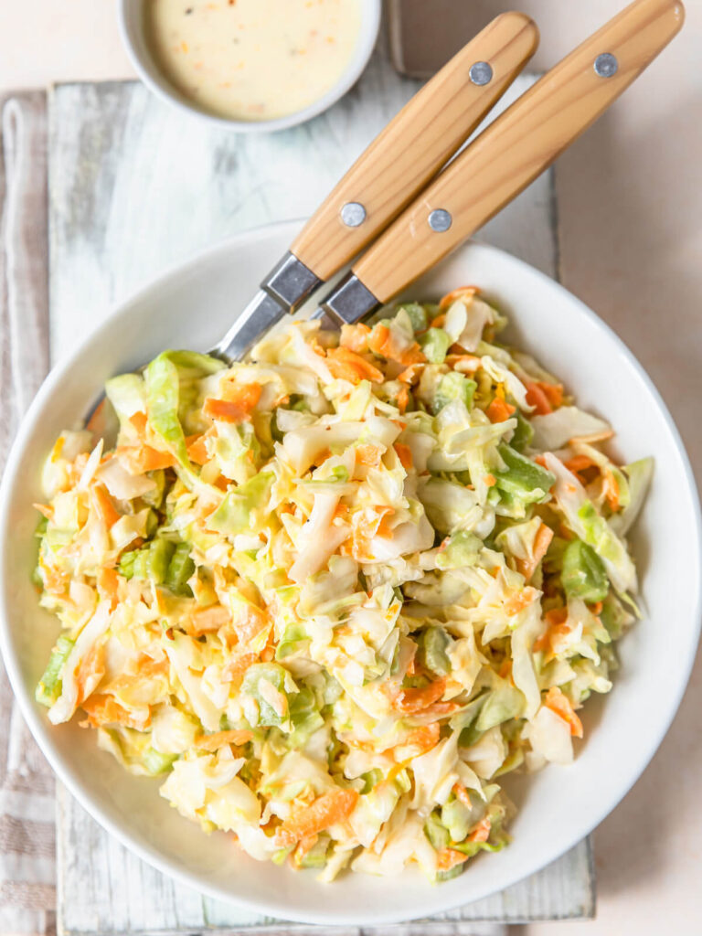 Krautsalat mit Rhabarber & Orangen-Joghurt-Dressing