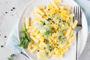 Pasta mit cremiger Blumenkohl-Spinat-Sauce