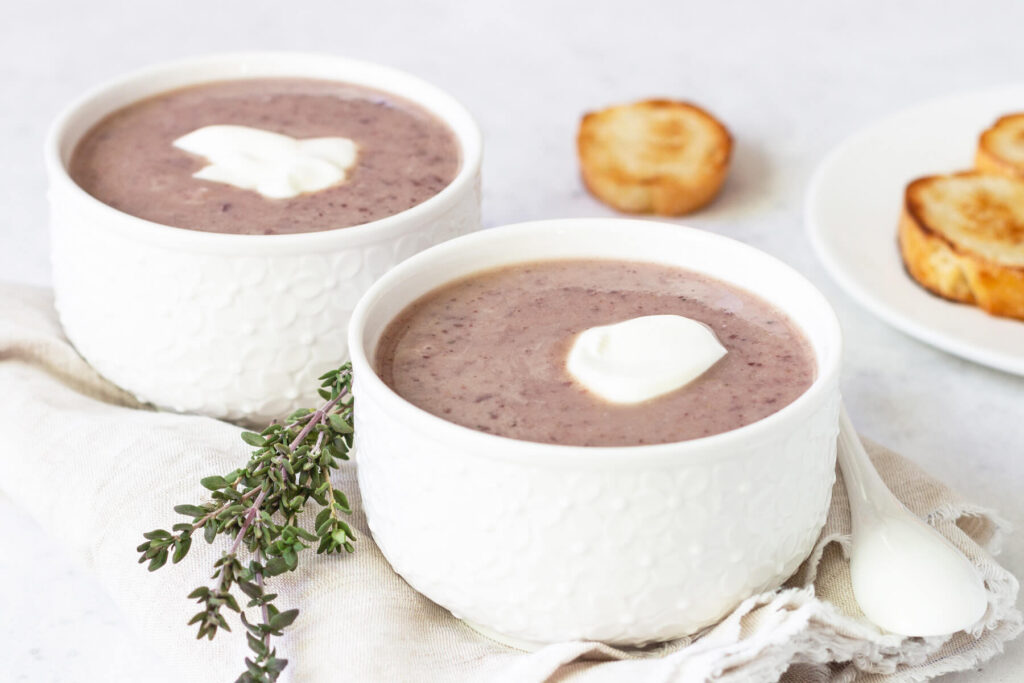 Schnelle Blumenkohl-Cremesuppe mit roten Bohnen