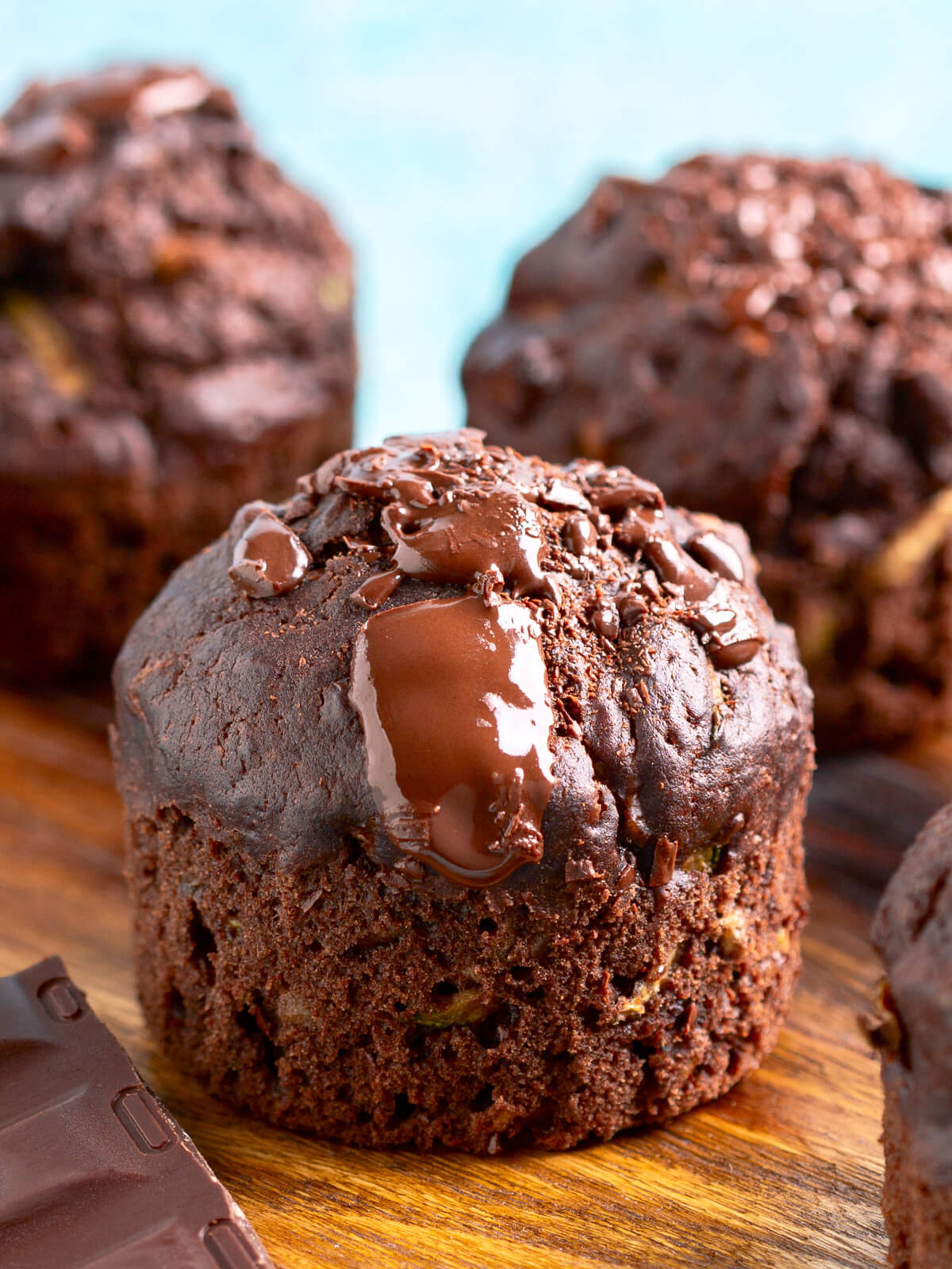 Schokomuffins mit Zucchini und Walnüssen